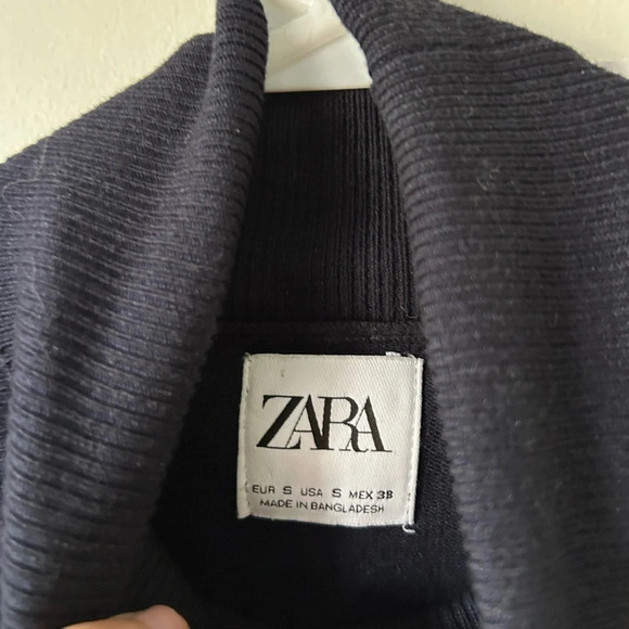 Zara Black Turtleneck  Long Sleeve - Picture 3 of 3